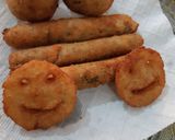 A picture of step 8 of Chicken & egg Bread Balls😋🥳.