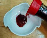 Hình bước làm 4 của món Sushi Cơm Cuộn Bọc Trứng Cá Chuồn