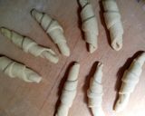 A picture of step 9 of Fried croissant.