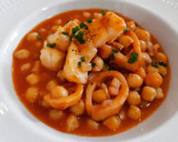 Foto del paso 7 de la receta: Garbanzos picantes a la sobrasada con bacalao y calamares v2