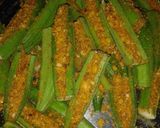 A picture of step 3 of Stuffed Bhindi with peanuts & spice.