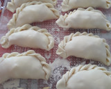 Foto del paso 2 de la receta: Empanadas primavera de jamón queso tomate y huevo