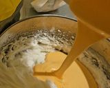 Piskótatekercs recept fázis 2 fotója
