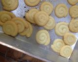 Foto langkah ke 7 dari resep Lidah Kucing Vanilla.