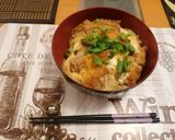Foto del paso 5 de la receta: Katsudon (Milanesa de cerdo con arroz)