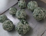 Foto del paso 2 de la receta: Malfattis de espinaca y ricota rellena de queso🤗