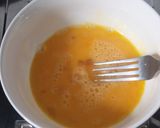 Foto langkah ke 2 dari resep Omelette Bayam Jamur Kuping.