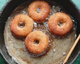 A picture of step 4 of Chicken donuts.