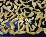 A picture of step 2 of Baked Ripe Jackfruit Chips.