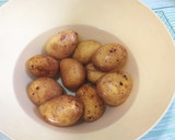 Foto del paso 1 de la receta: Papas arrugadas con salsa mojo picón