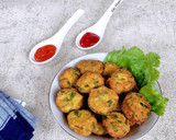 Foto langkah ke 6 dari resep Perkedel Tahu Wortel Bayam.