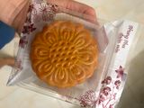 Bánh trung thu nhân đậu xanh/đậu đỏ + trứng muối (Bánh nướng)