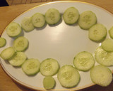Foto del paso 1 de la receta: Ensalada de dos ingredientes con salsa de yogur y pimienta rosa para gratinados de queso