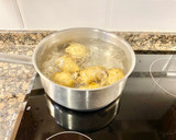 Foto del paso 2 de la receta: Pastel salado de patata, butifarra y mozzarella