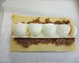 Foto langkah ke 7 dari resep Picnic roll ala kiki.