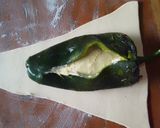 Foto del paso 5 de la receta: Rollo de chile poblano hojaldrado 🌶️🌽