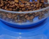 Foto langkah ke 2 dari resep Coffee Vietnam Drip.