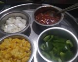 ભાખરી પીઝા(Bhakhri pizza recipe in Gujarati) રેસીપી સ્ટેપ1ફોટો