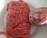 A picture of step 1 of Polpette in sugo - meatballs in a tomato sauce.
