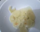 A picture of step 2 of Aloo k Pakore.