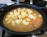 Foto del paso 7 de la receta: Guiso de mollejas con patatas al curry