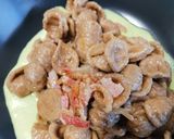Foto del passaggio 5 della ricetta Orecchiette al grano arso alla gricia su crema di fave