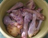 Foto langkah ke 1 dari resep Ayam goreng lunak bumbu opor.