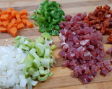 Foto del paso 1 de la receta: Espaguetis con taquitos de jamón y de chorizo