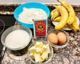 Foto del paso 1 de la receta: Pastel relleno con plátano y crema de leche condensada