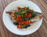 Foto langkah ke 3 dari resep Pindang sambal tomat kemangi.