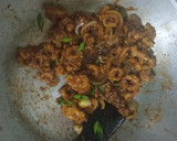 Foto langkah ke 5 dari resep Cumi Goreng Tepung Saus Mentega.