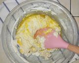 Foto langkah ke 3 dari resep Adonan Roti tanpa Ulen dengan Margarin.
