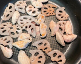 雞肉 蓮藕 地瓜🍠 酸甜炒                    鶏肉　れんこん　さつまいもの甘酸っぱい炒め的食譜步驟2照片
