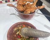 Foto langkah ke 2 dari resep Ayam Goreng Sambal Kemangi.