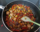 Foto del paso 4 de la receta: Verduras y longaniza a la mostaza-miel