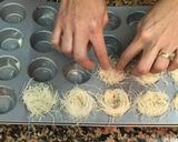 Foto del paso 1 de la receta Nidos con jamón , champiñones y huevos de codorniz