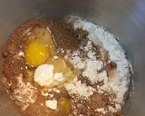 Hình bước làm 2 của món Bánh bông lan sô cô la vanilla :)