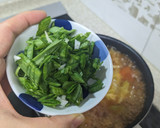 運動後的宵夜~~蒜苗蕃茄鮪魚蔬菜湯的食譜步驟6照片