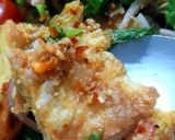 รูปขั้นตอนการทำที่ 2 ของ "ลาบไข่เจียว" Omelette Spicy Salad🌶🧅🍃🥚