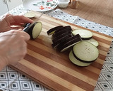 Foto del paso 1 de la receta: Berenjena a la plancha con salsa de aguacate y yogur