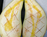 Foto del paso 1 de la receta: Berenjenas rellenas con boloñesa vegetal