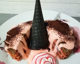 Foto langkah ke 10 dari resep Pancake blackpink with ice cream.