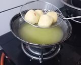 A picture of step 3 of Falhari Dahi Vada.