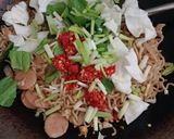 Foto langkah ke 4 dari resep Mie Goreng Pedas.