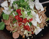 Foto langkah ke 4 dari resep Mie Goreng Pedas.