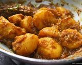 A picture of step 3 of Dum aloo.