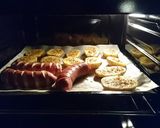 Foto del paso 5 de la receta: Patatas y salchichas al horno (uuni perunat ja lenkki)
