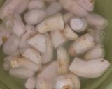 A picture of step 1 of Arvi Gosht.
