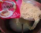 Foto langkah ke 2 dari resep Mie goreng spesial saus tiram.