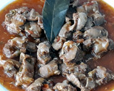 Foto del paso 5 de la receta: Mollejas de pollo en salsa